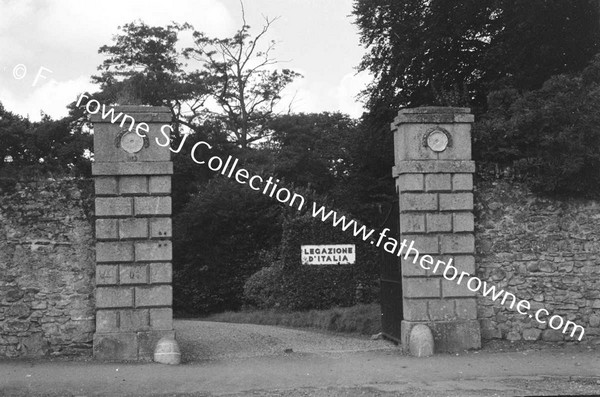 ITALIAN LEGATION  LUCAN HOUSE  ENTRANCE IN VILLAGE STREET